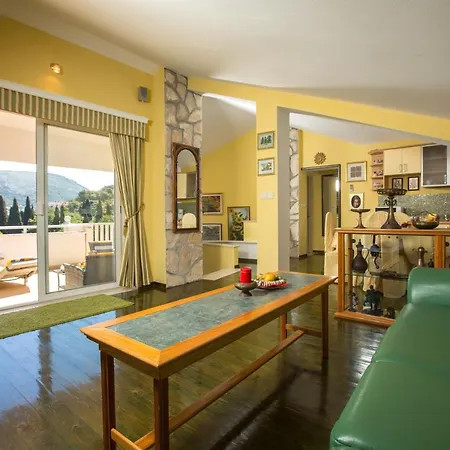 Lapad Royal Hébergement de vacances *