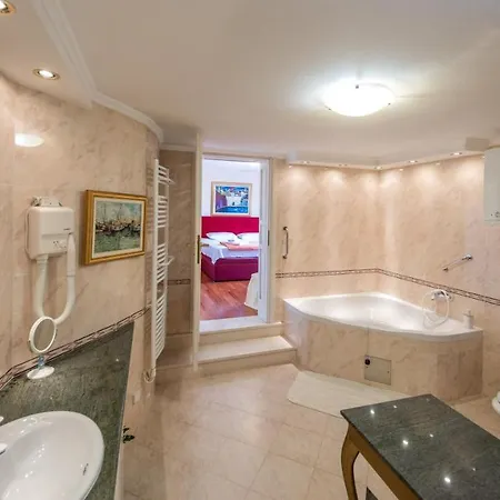 Hébergement de vacances Lapad Royal *