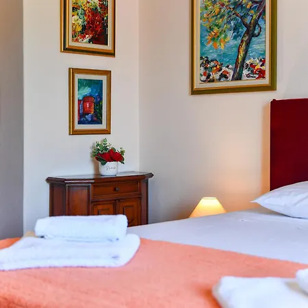 Lapad Royal Hébergement de vacances *